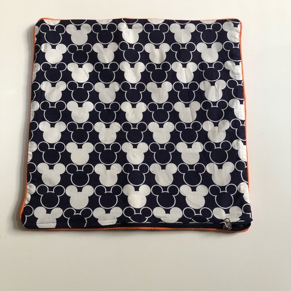 SET of 2 Cushion Covers - Mickey Mouse - Picture 3 of 11